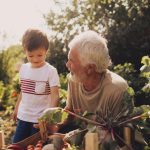 Anziano con nipote